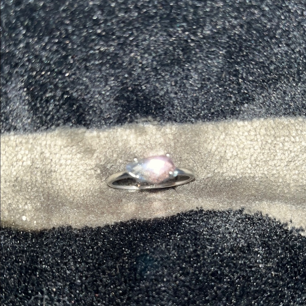Elegant Silver Ring with Iridescent Stone